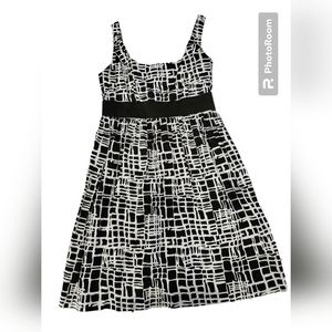 Scarlett banded waste Black and white dress